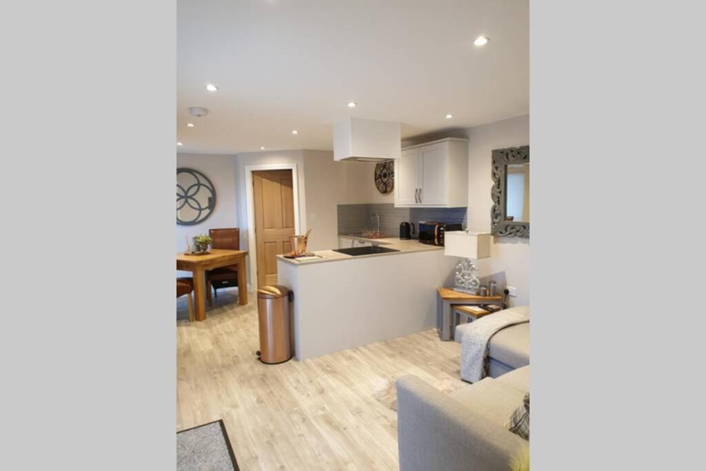 Luxury Five Star Cottage One Tantobie Exteriér fotografie